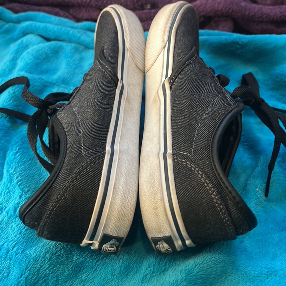Vans - Picture 4 of 7